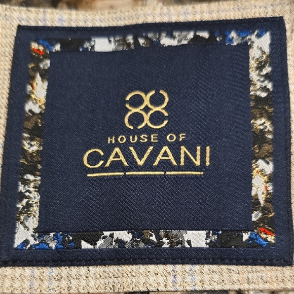 HOUSE OF CAVANI Cream Tailored Blazer with Notched Lapels - Picture 14 of 16